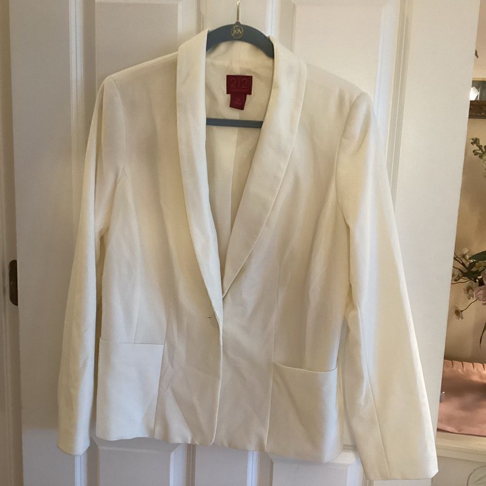 NWOT. 212 Collection Brand Women’s 12 Single Button Fully Lined Eggshell Blazer
